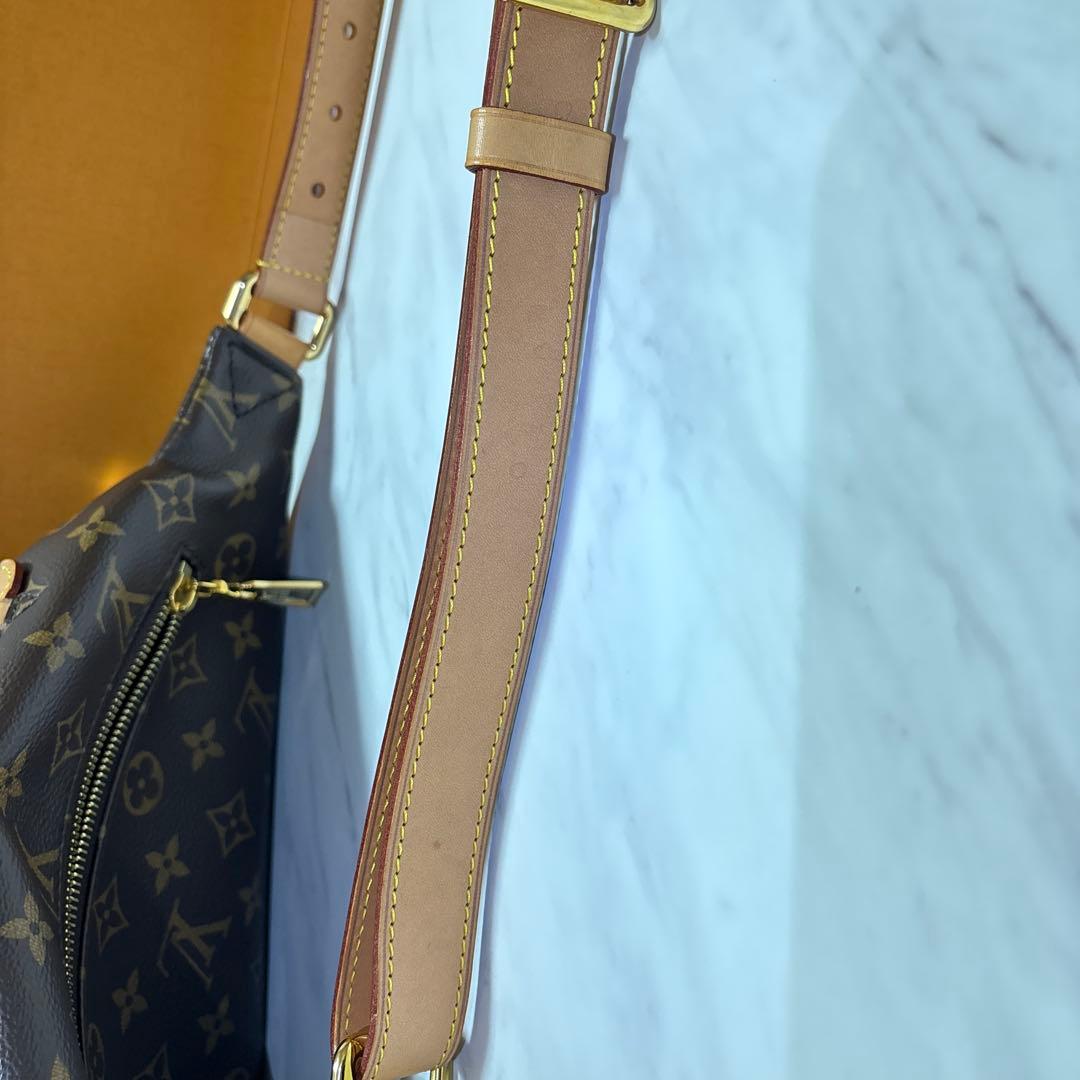ルイヴィトン　モノグラム　バムバッグ　ボディバッグ　ウエストポーチ