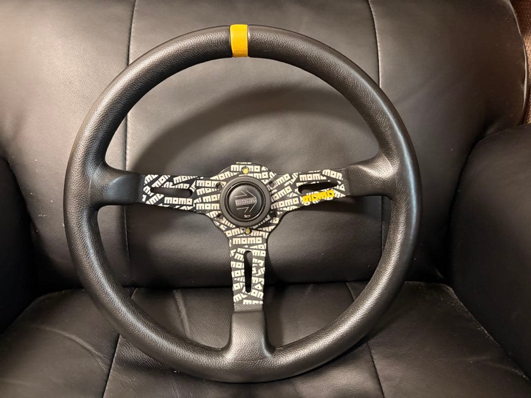 【もりもん】MOMO ステアリング・ハンドル本体 黒/黄色