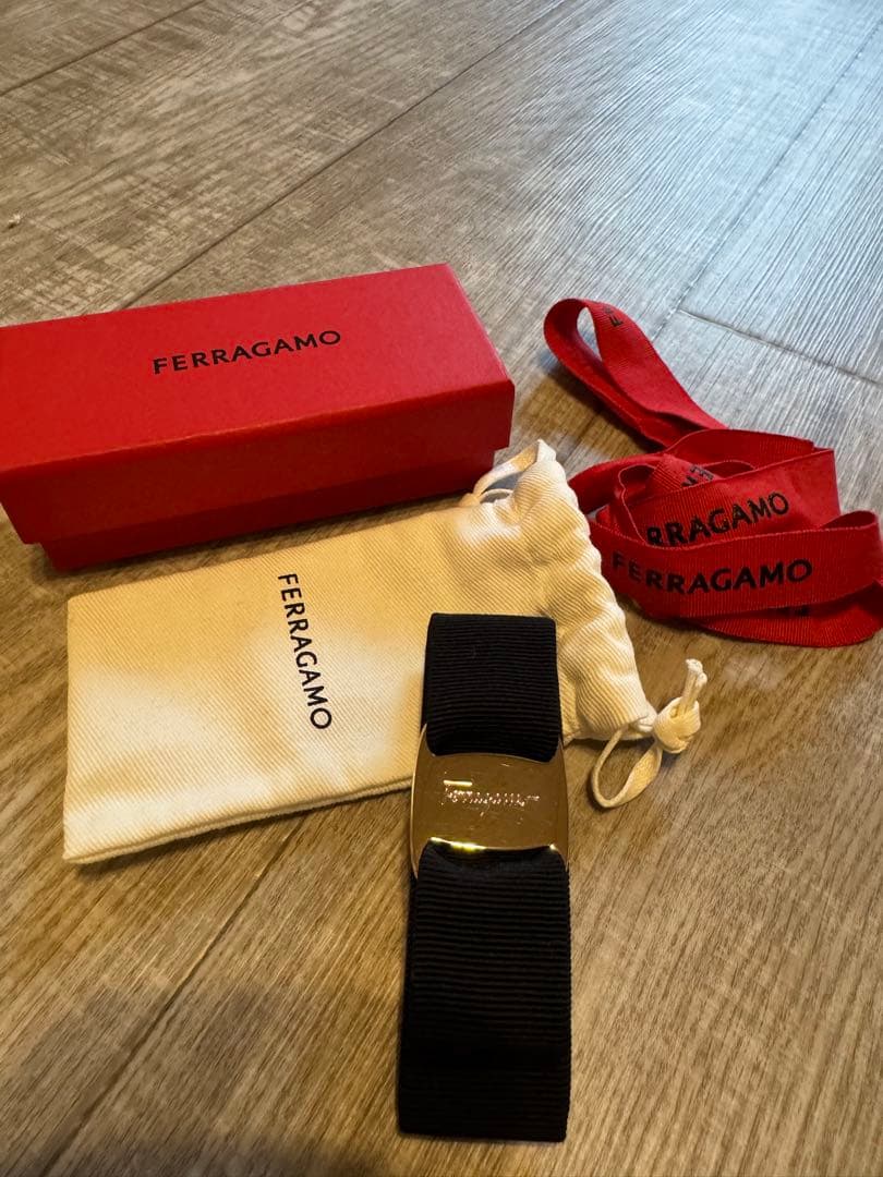 【なつ様】FERRAGAMO バレッタ