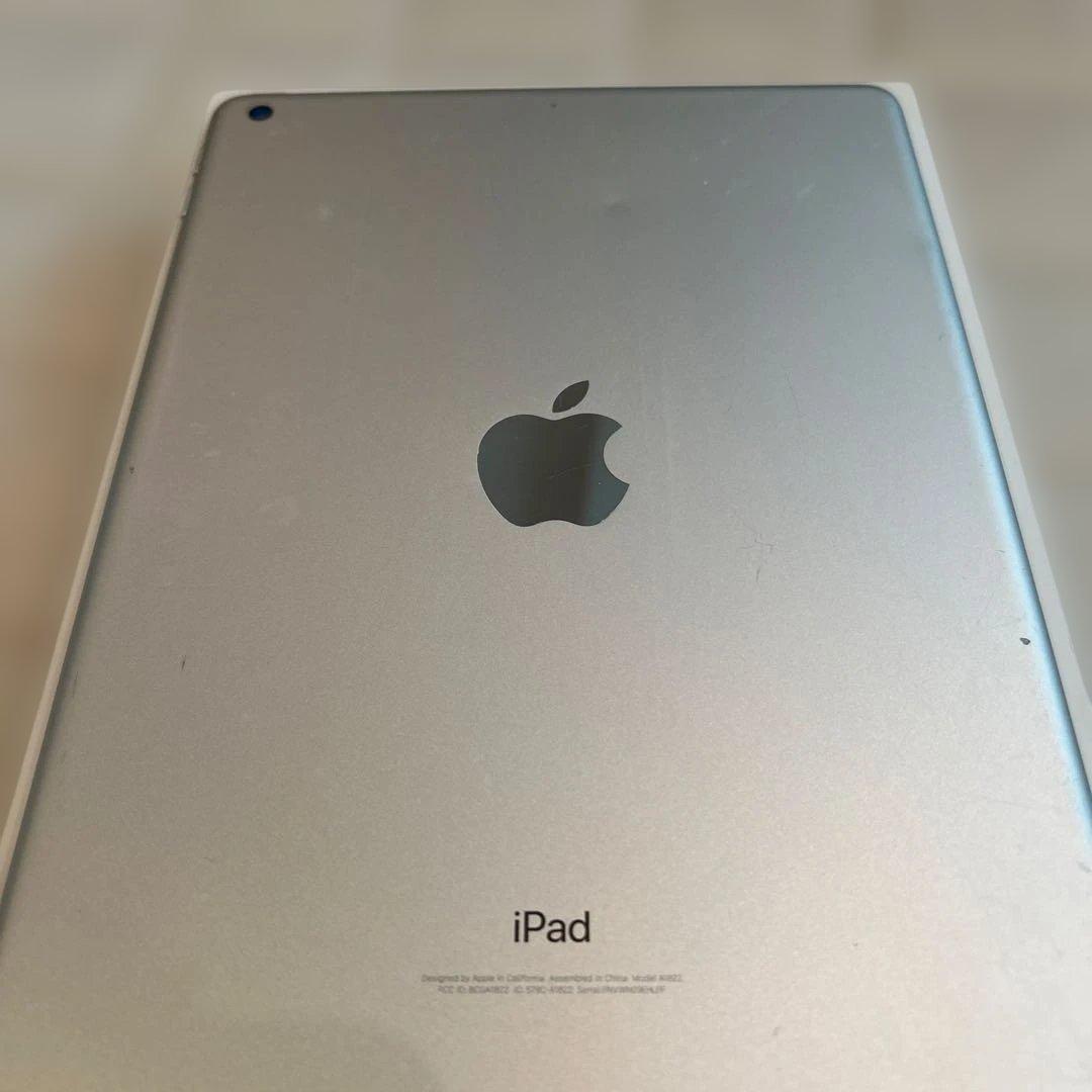 Apple iPad シルバー 本体 第5世代