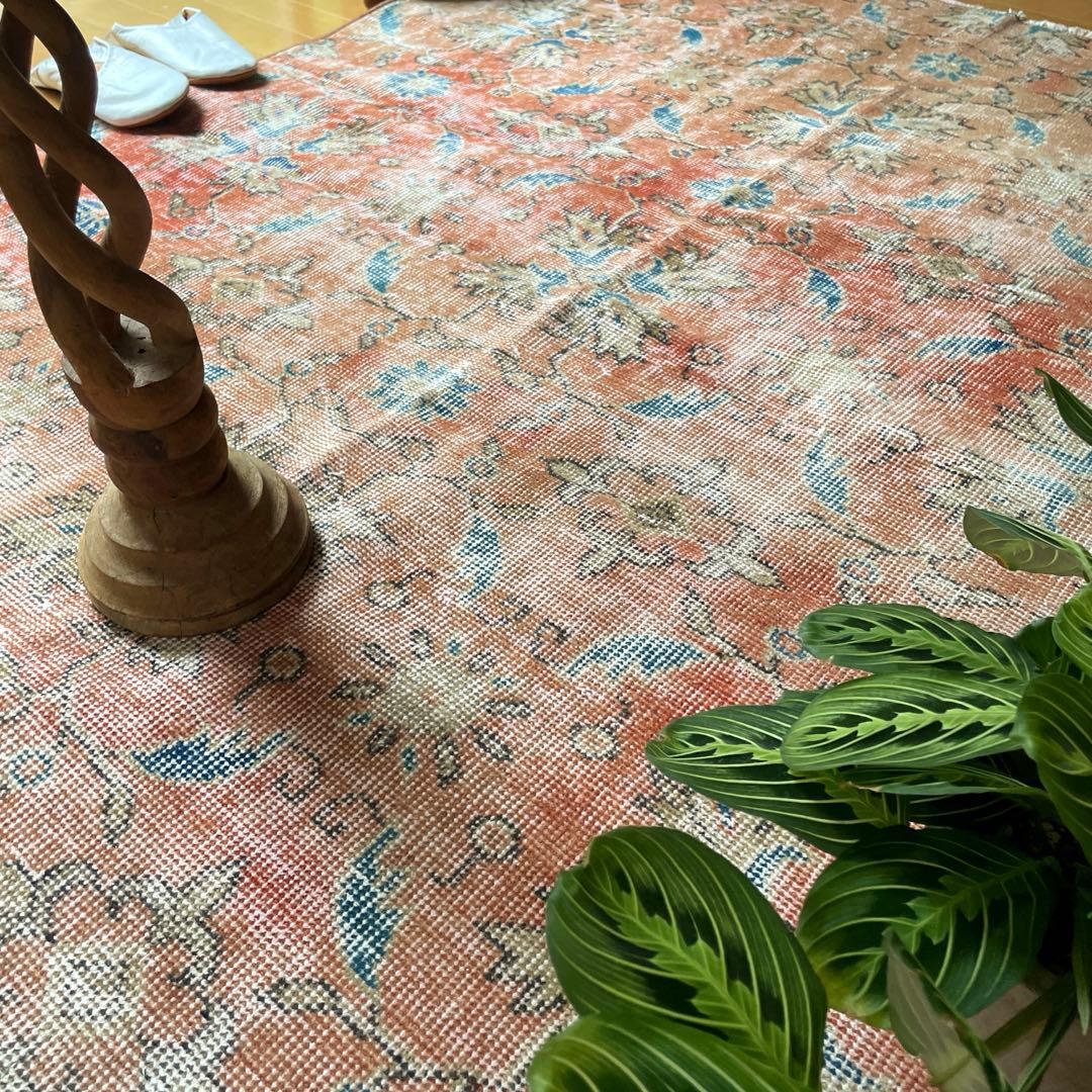 130×184 擦れシャビー　サーモン　草花ボタニカル　トルコヴィンテージラグ