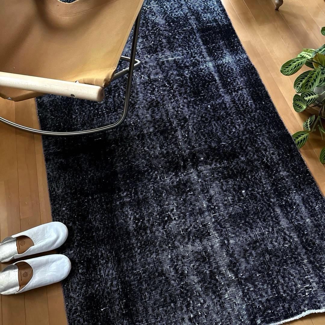 101-109×229 ブラックオーバーダイ　ワンカラー　トルコヴィンテージラグ