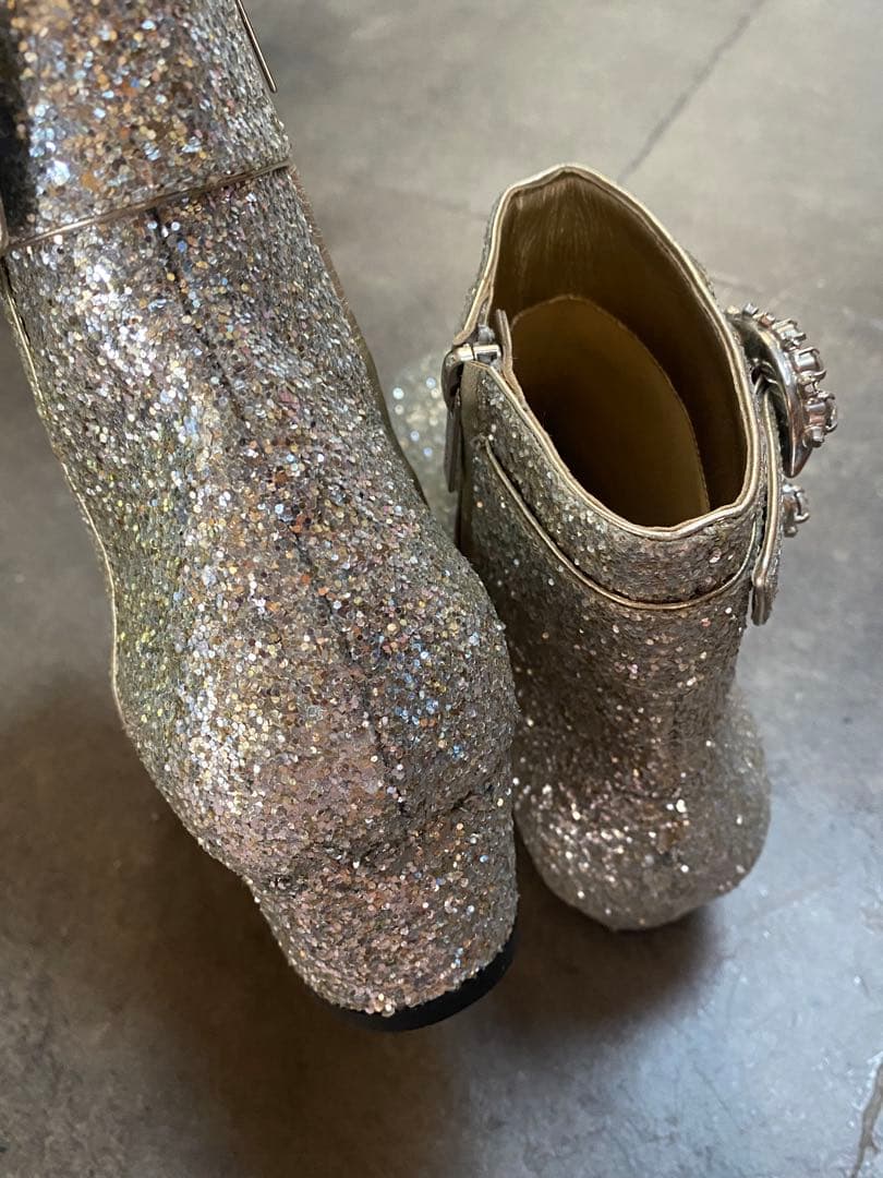 ジミーチュウ グリッターシルバー アンクルブーツ