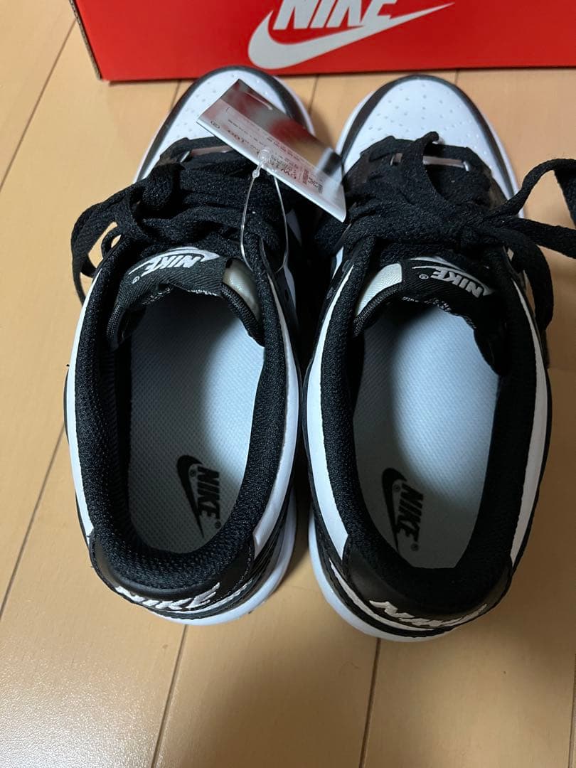 【新品未使用】Nike Dunk Low ホワイト/ブラック23.0