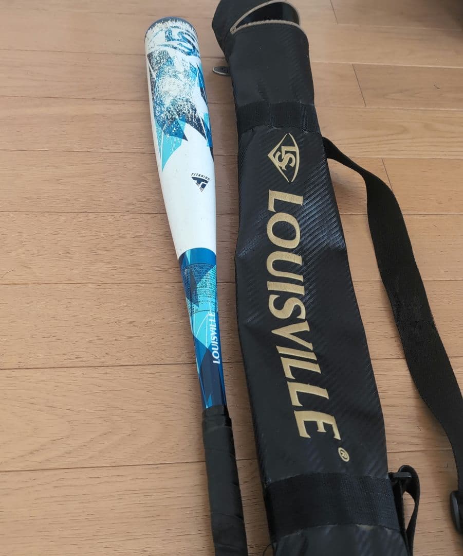 LOUISVILLE 軟式少年用バット とバットケース