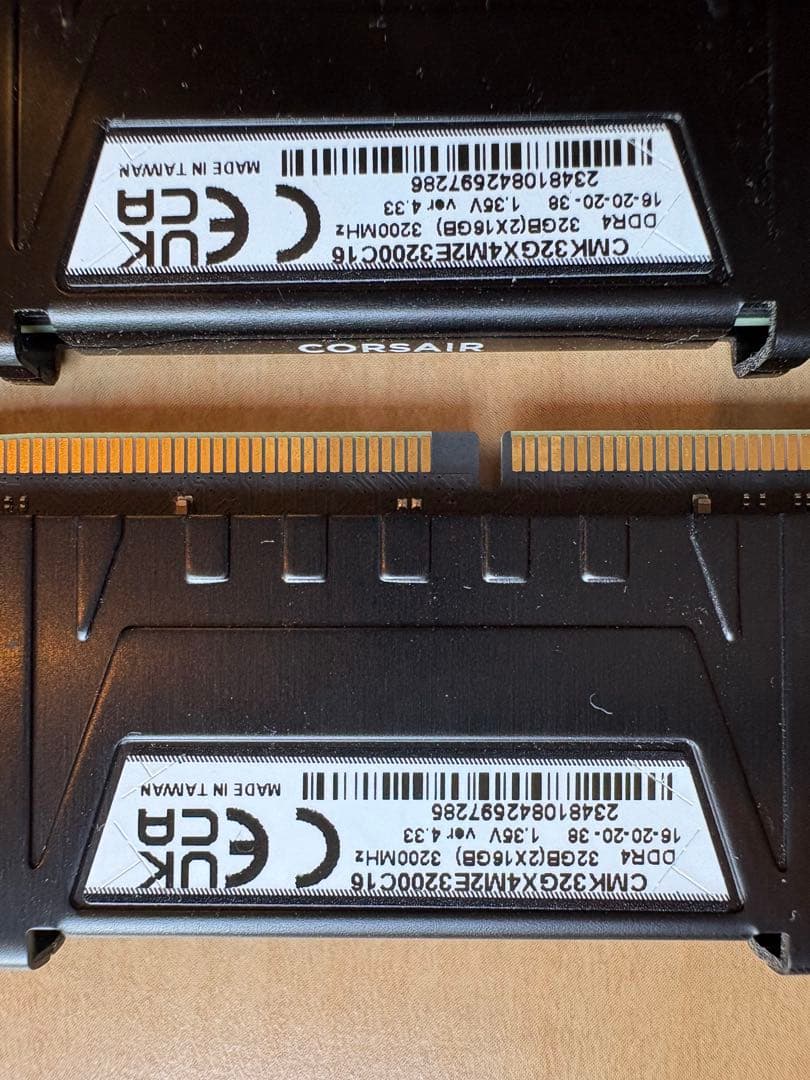 メモリー Corsair 32GB (2x16GB) DDR4 3200MHz