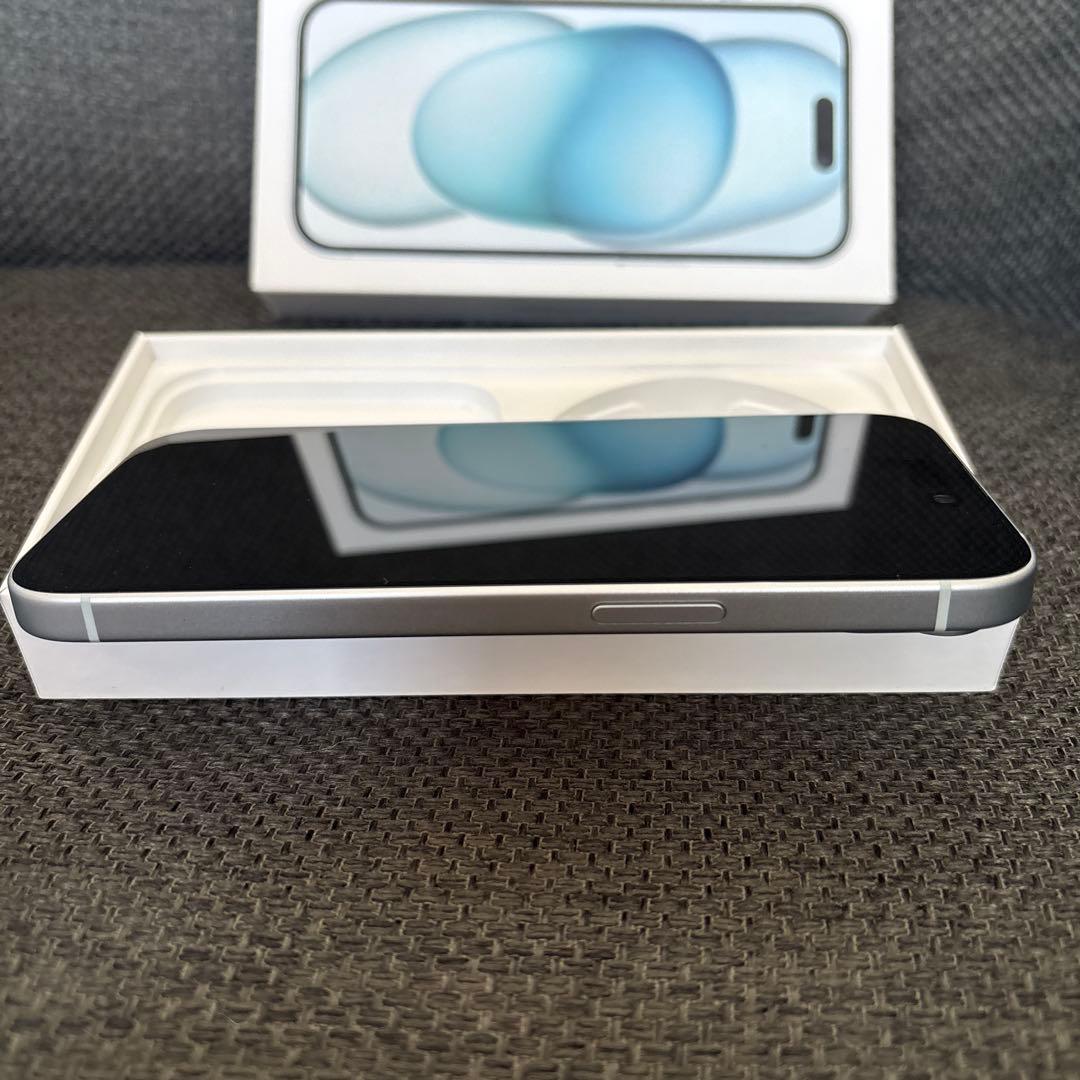 【新品同様】iPhone15本体　充電器＆ケースセット