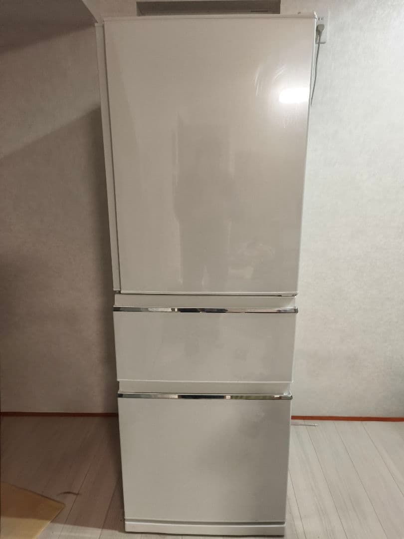 ジ*ト様 三菱 MR-C33K-Wホワイト 330L 3ドア冷蔵庫※10/20ま