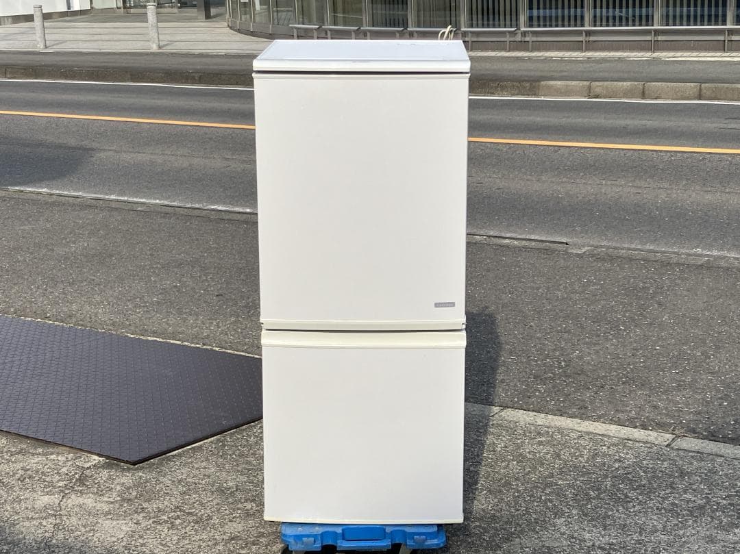 愛知岐阜/送料込★美品★シャープ 137L冷蔵庫 SJ-C14A-W 2015年