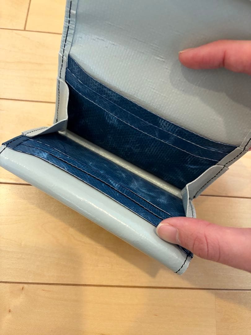 「konshi」FREITAG 二つ折り財布　グレー