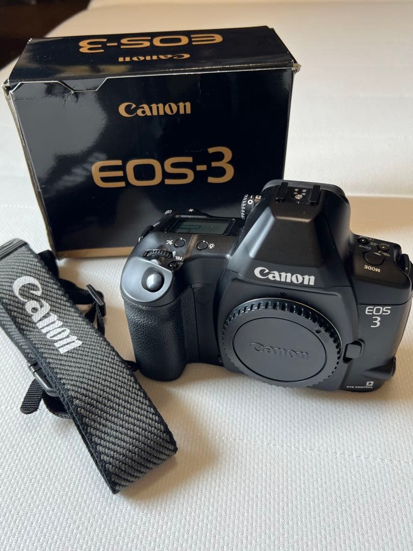 Canon EOS-3 一眼レフカメラ