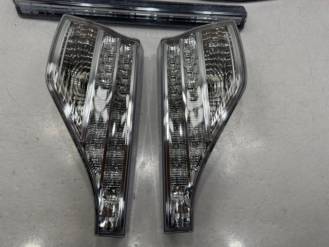 エスティマ[AHR20W 後期]クリア ブレーキランプ左右テールライト