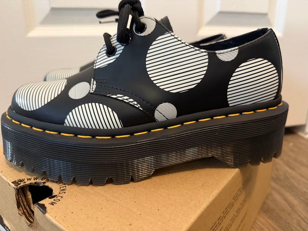 Dr. Martens QUAD POLKAドット柄厚底シューズ UK4