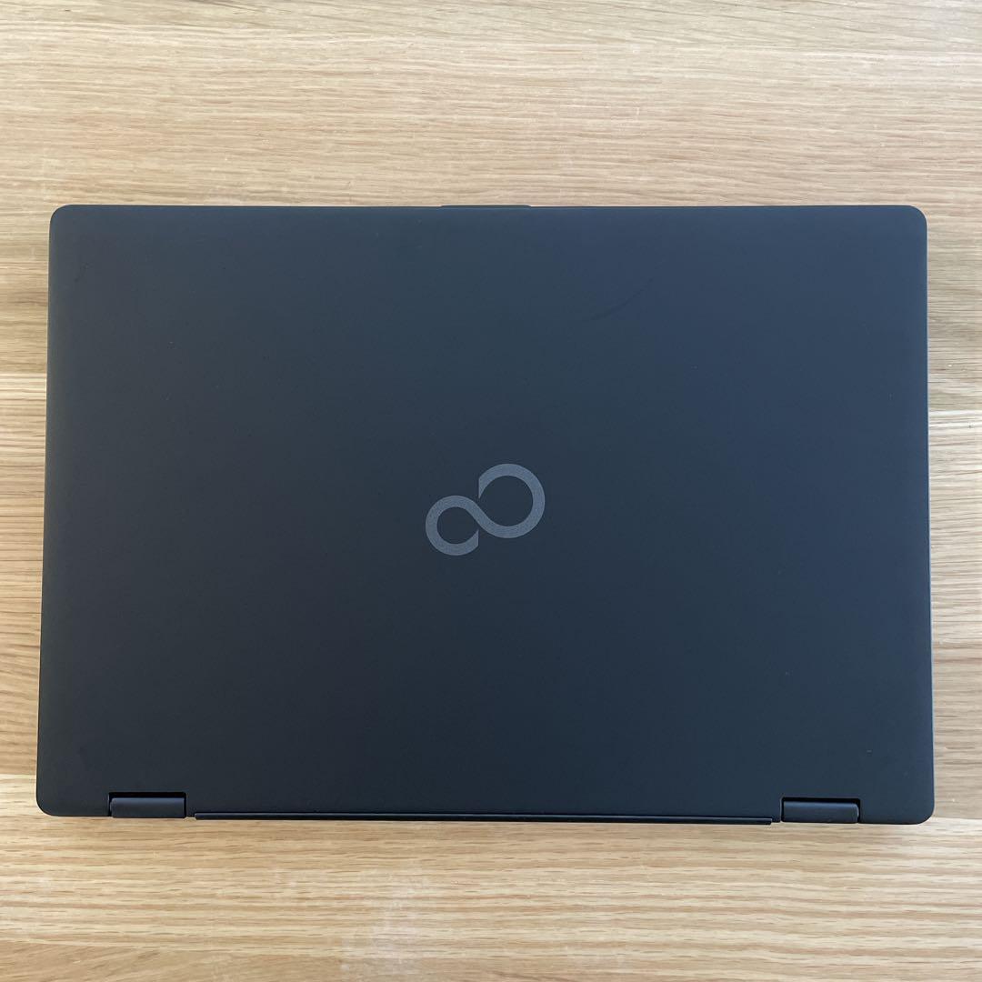 タッチペン付き！超軽量＆美品 富士通13.3インチ2in1 バッテリー超優良