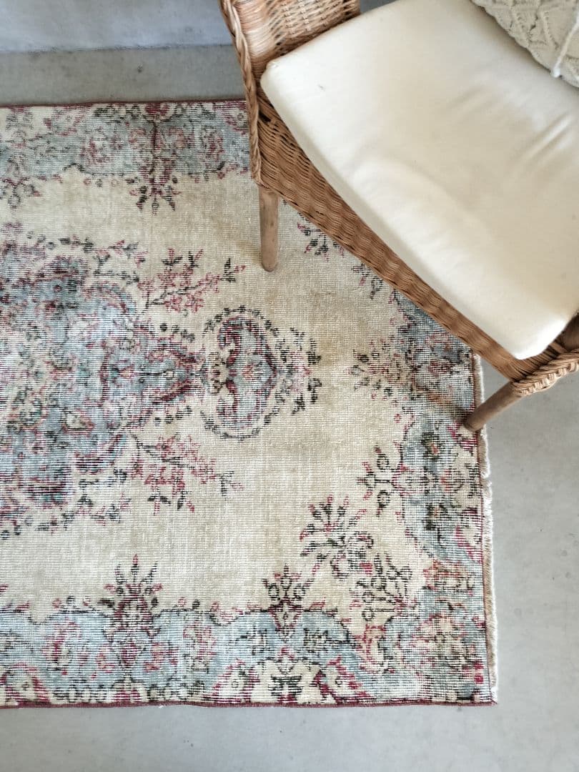 ベージュベース　ブルーグレーのヴィンテージトルコラグ　雅姫さん　No.677