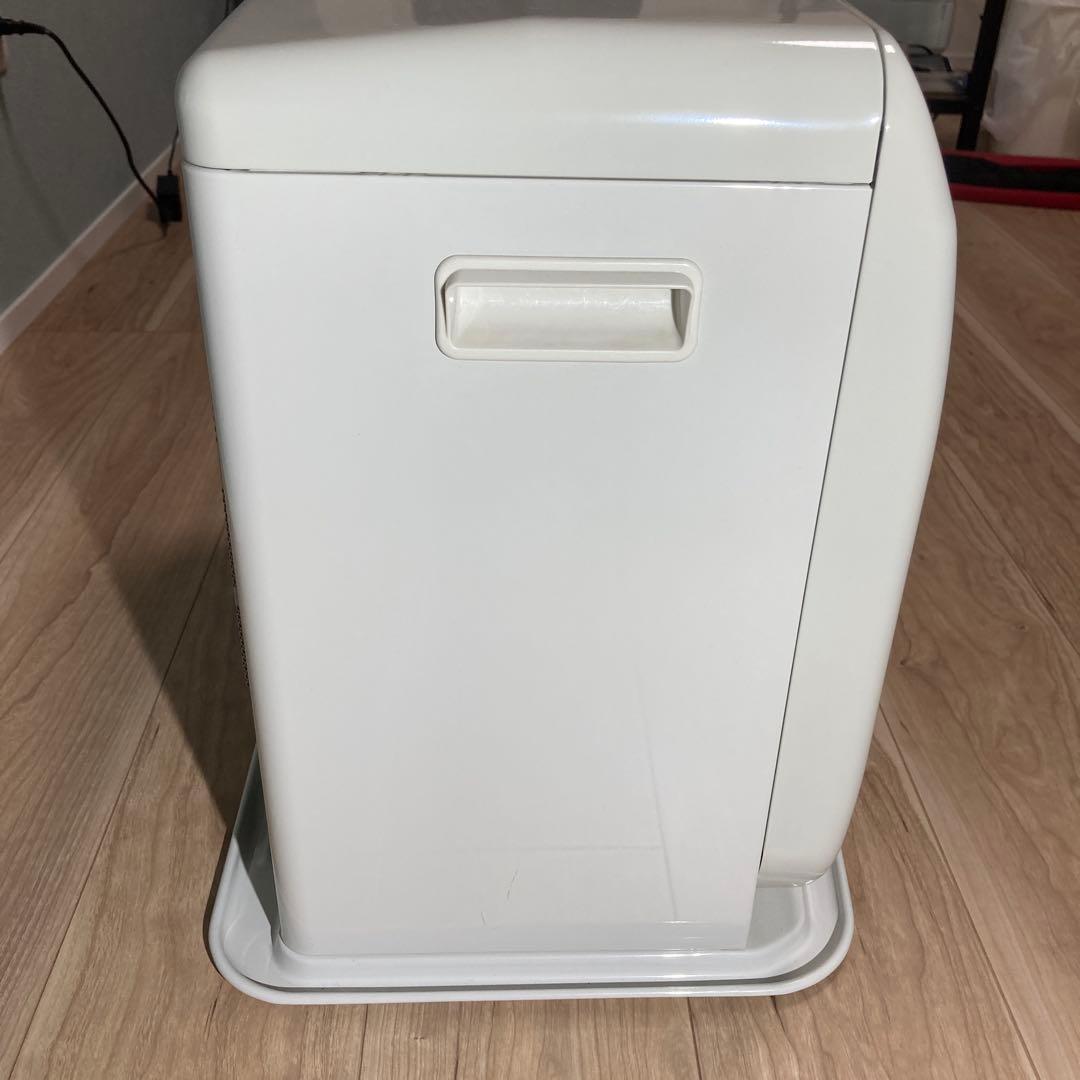 石油ファンヒーター コンパクト ホワイト