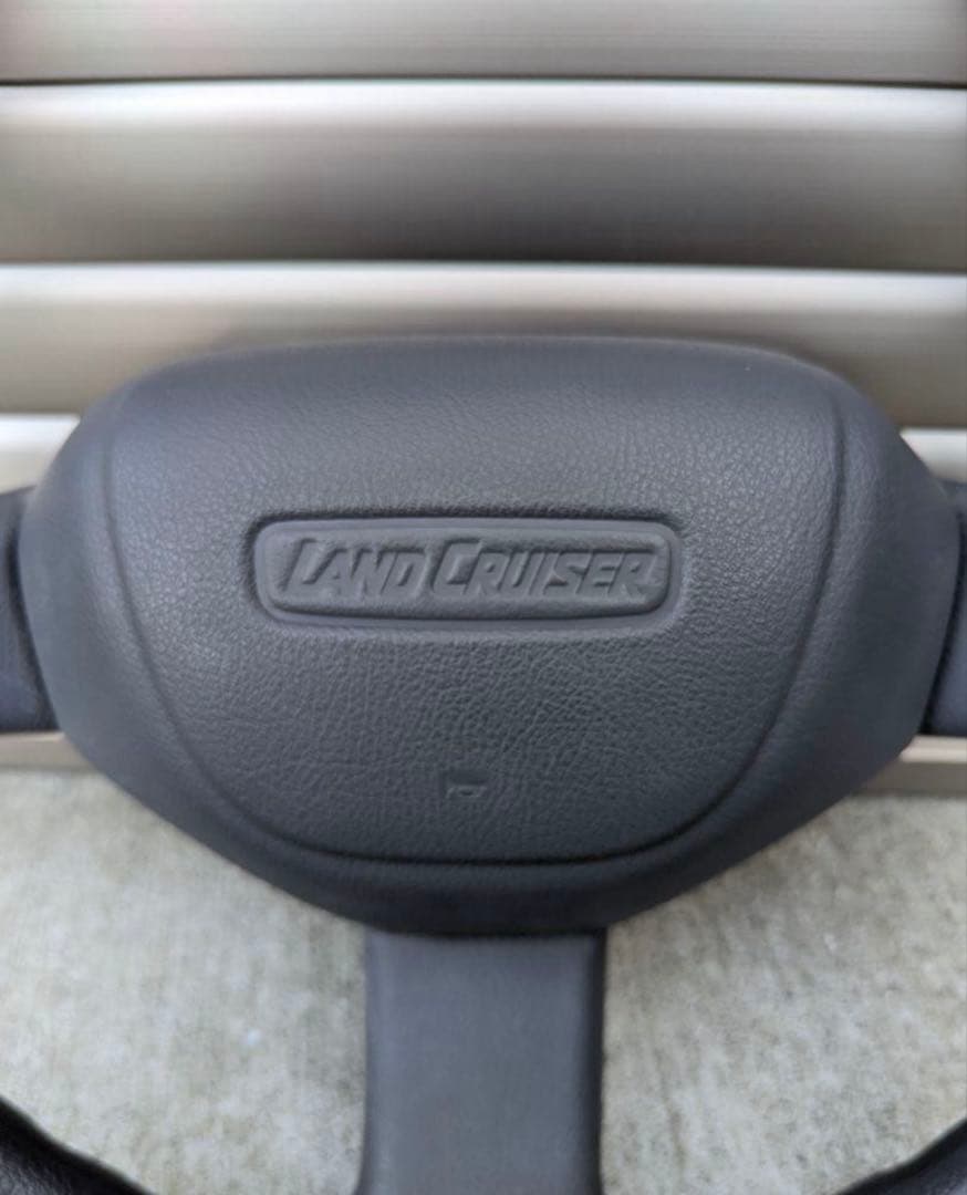 純正品　ランクル70　ステアリング