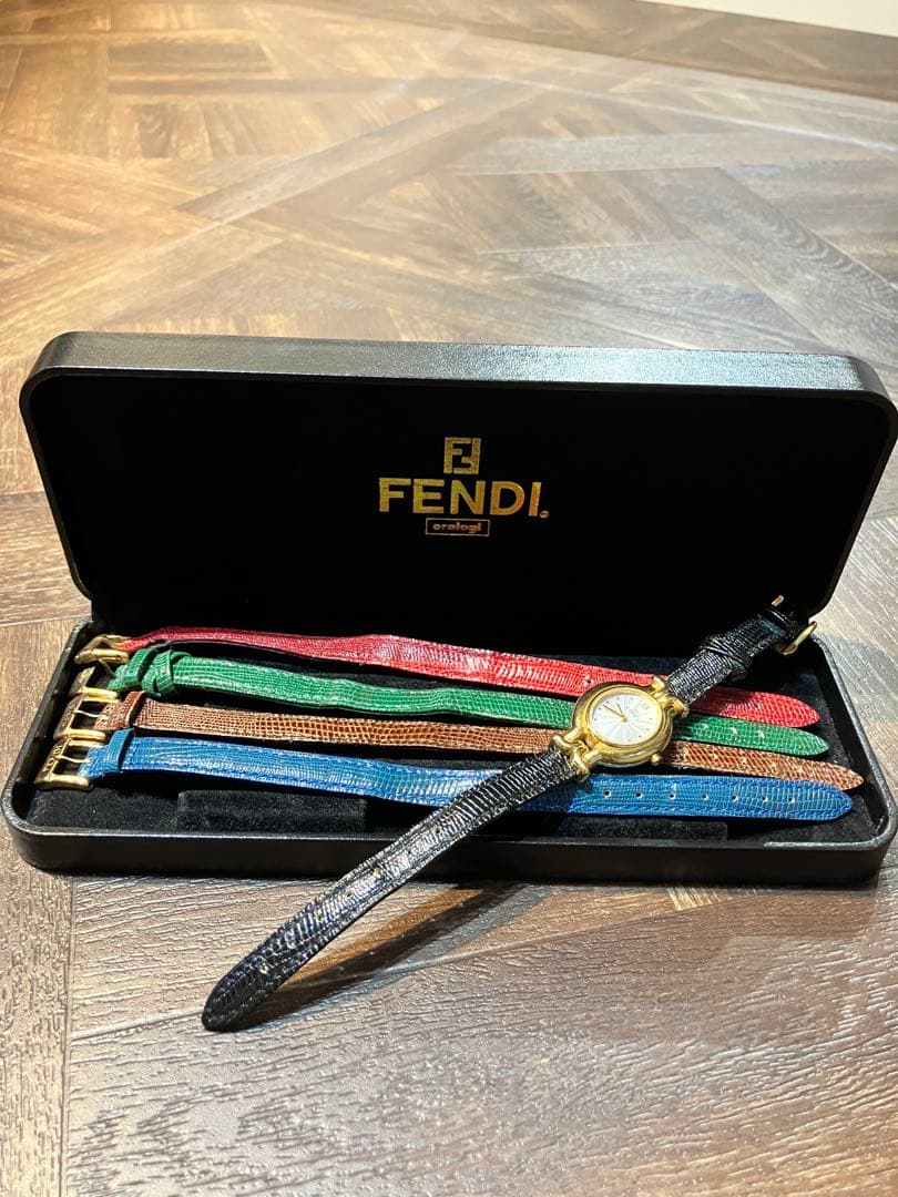FENDI 時計 交換可能ストラップセット