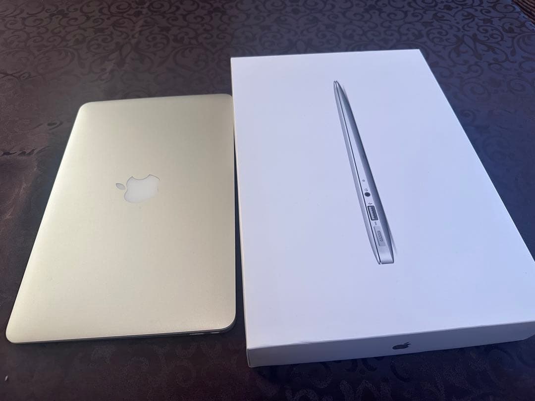MacBook Air 11(Mid 2012)i7/８GB/256GB