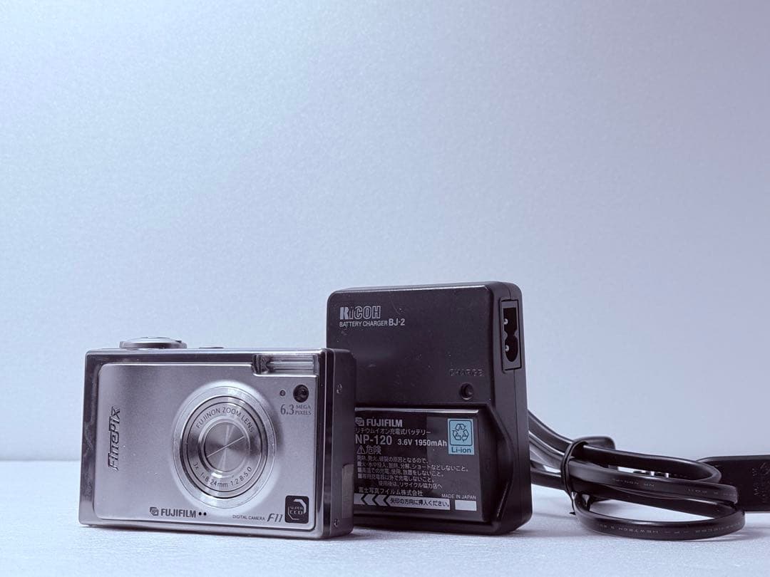 Fujifilm FinePix F11 コンパクトデジタルカメラ