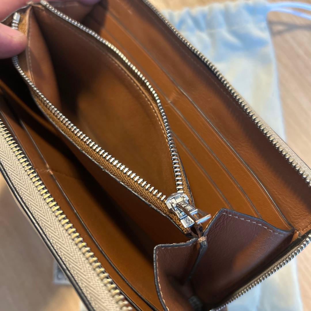 LOEWE ロエベ 【アナグラム】ラウンドファスナー