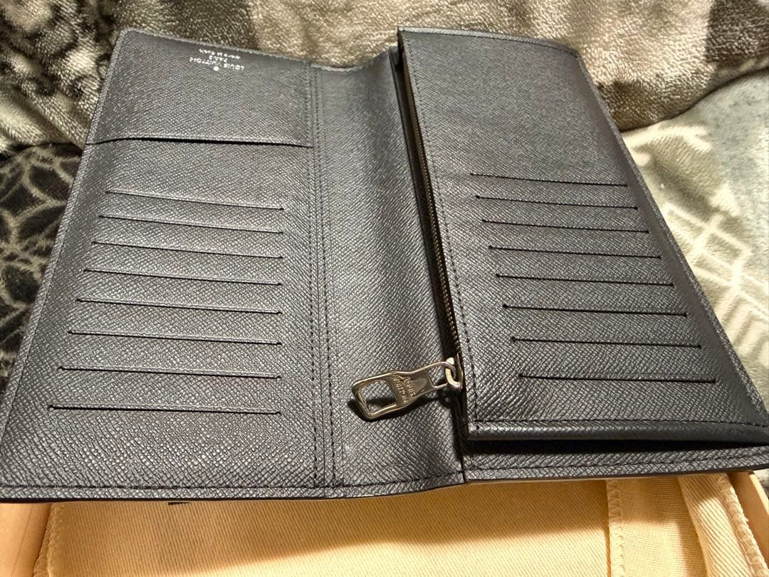 LOUIS VUITTON ポルトフォイユブラザ