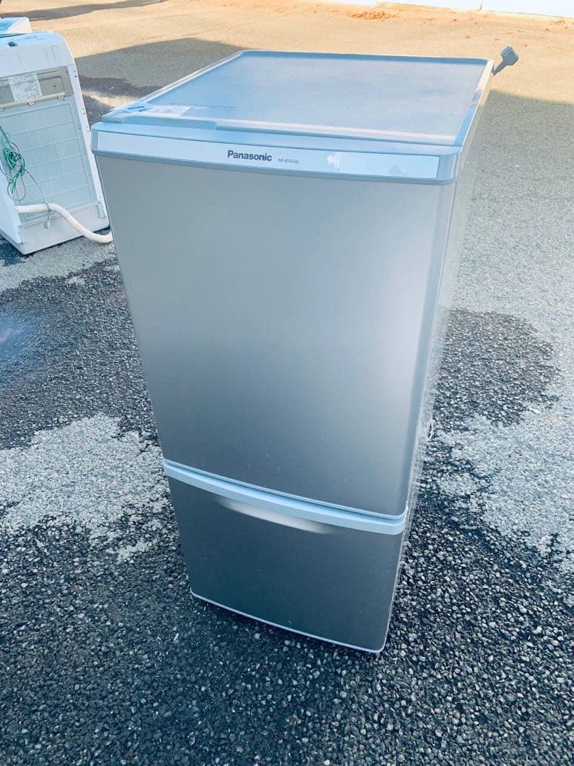 ♦Panasonic ノンフロン冷凍冷蔵庫【2013年製】NR-B145W-S