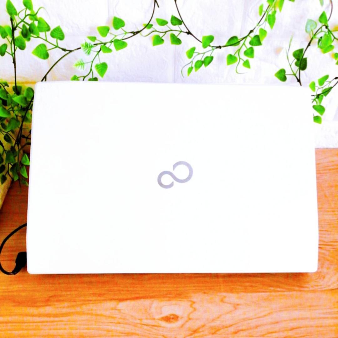 【Win11】✨白・薄型✨初心者おすすめ✨すぐ使える設定済✨富士通【Zc19】