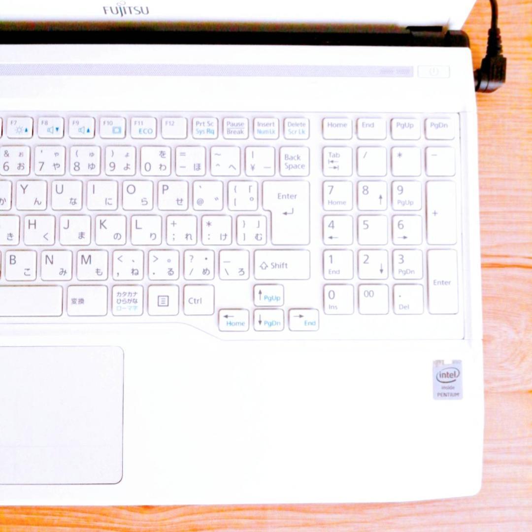 【Win11】✨白・薄型✨初心者おすすめ✨すぐ使える設定済✨富士通【Zc19】