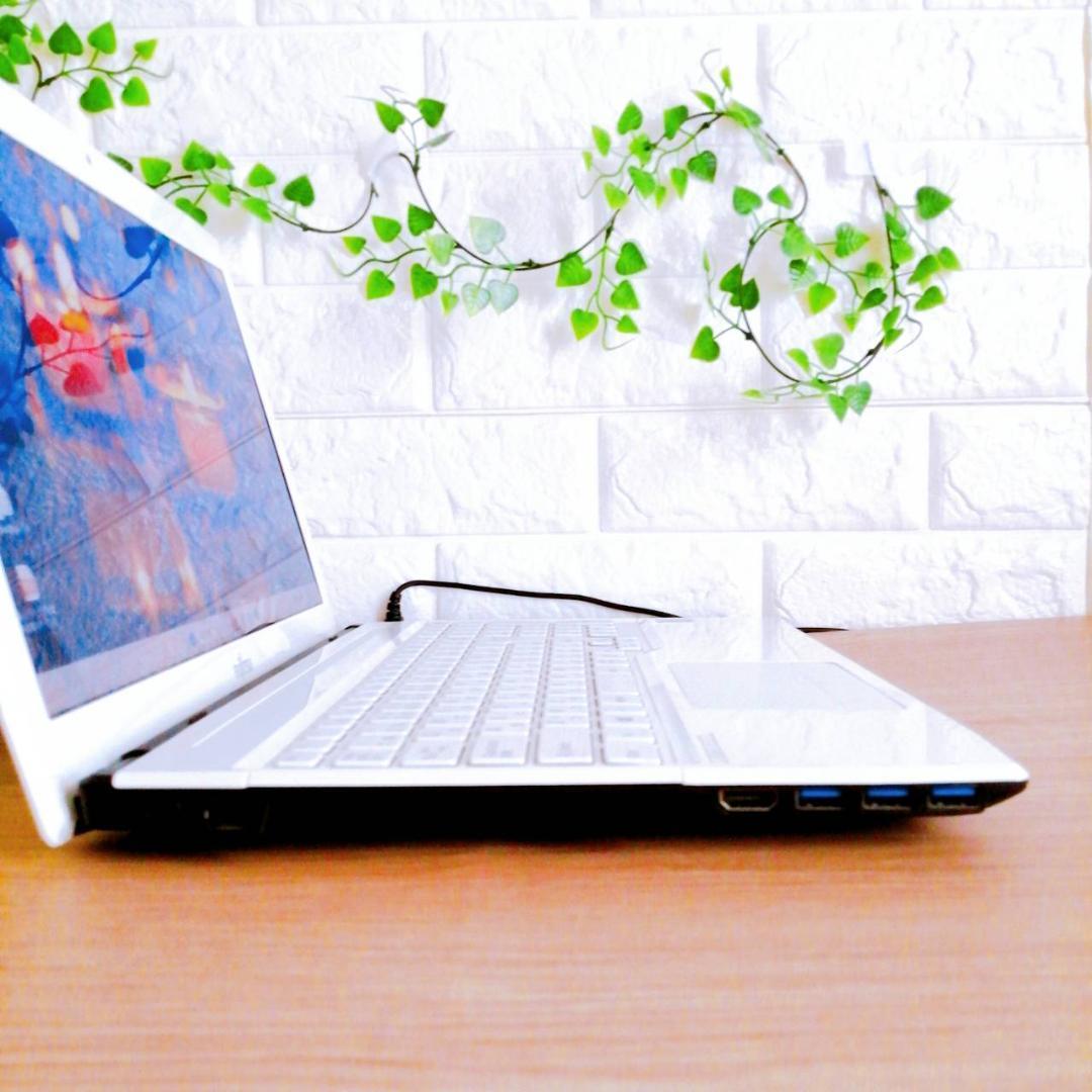 【Win11】✨白・薄型✨初心者おすすめ✨すぐ使える設定済✨富士通【Zc19】