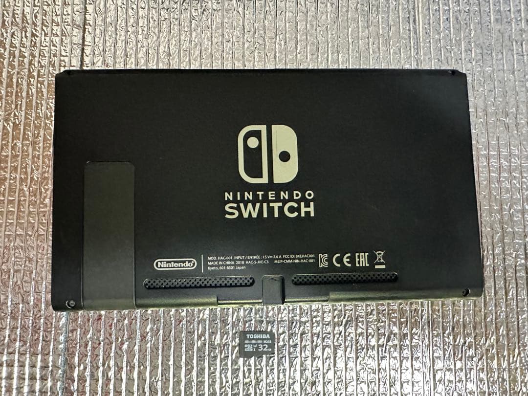 Nintendo Switch本体、32GB microSDカード付き