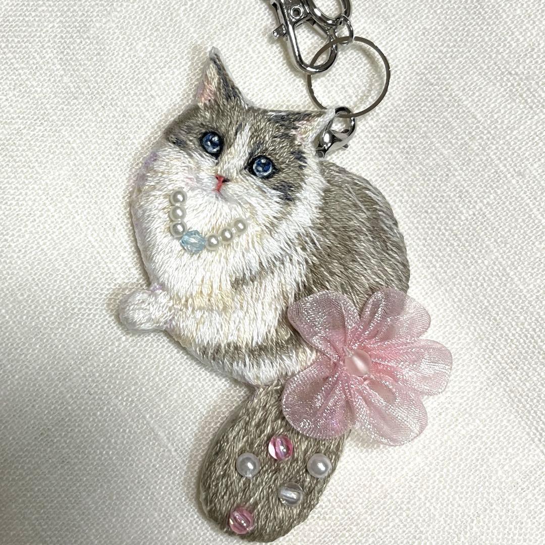 ハンドメイド　刺繍フレーム　刺繍チャーム