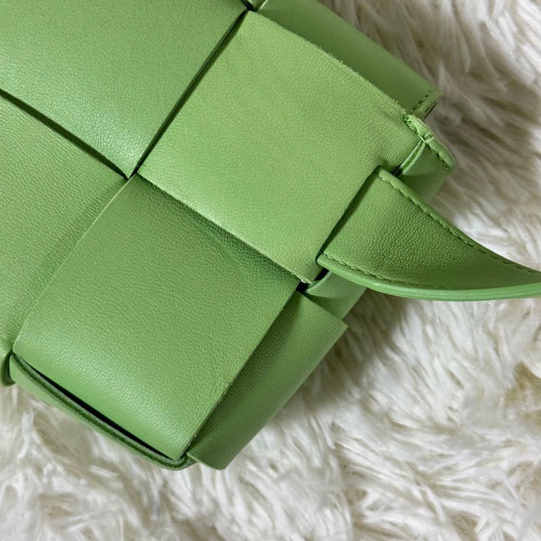 新品未使用✨ボッテガヴェネタ　カセットミニベルト　イントレチャート　ピスタチオ