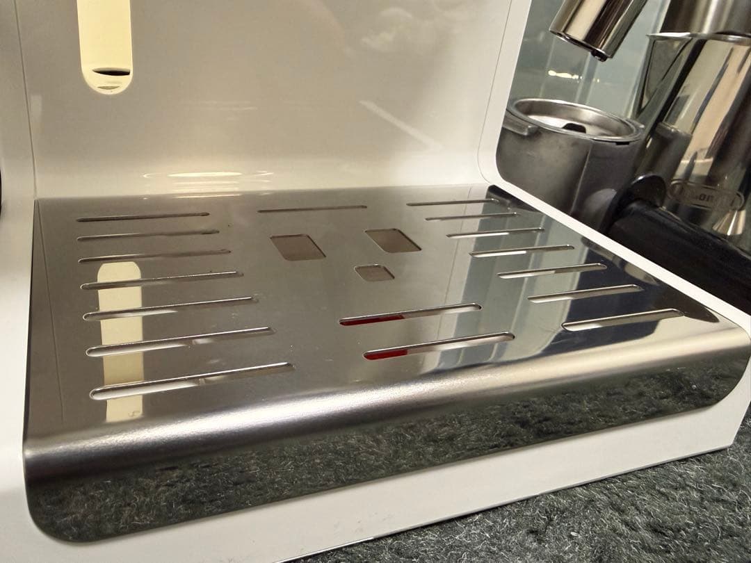 DeLonghi デロンギ エスプレッソマシン ECP3220J-W おまけ付き