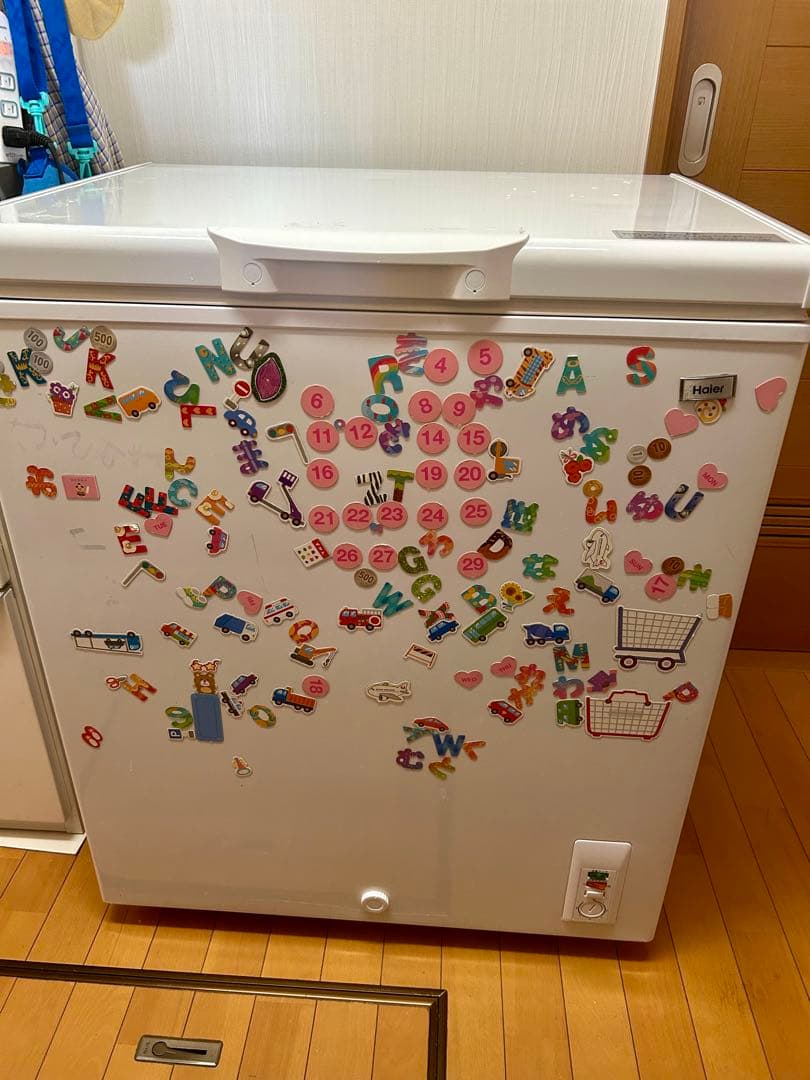 Haier ホワイト冷凍庫 フラットトップ