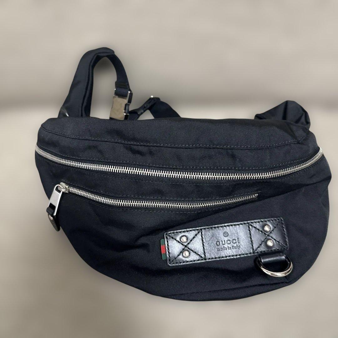 GUCCI ボディーバッグ