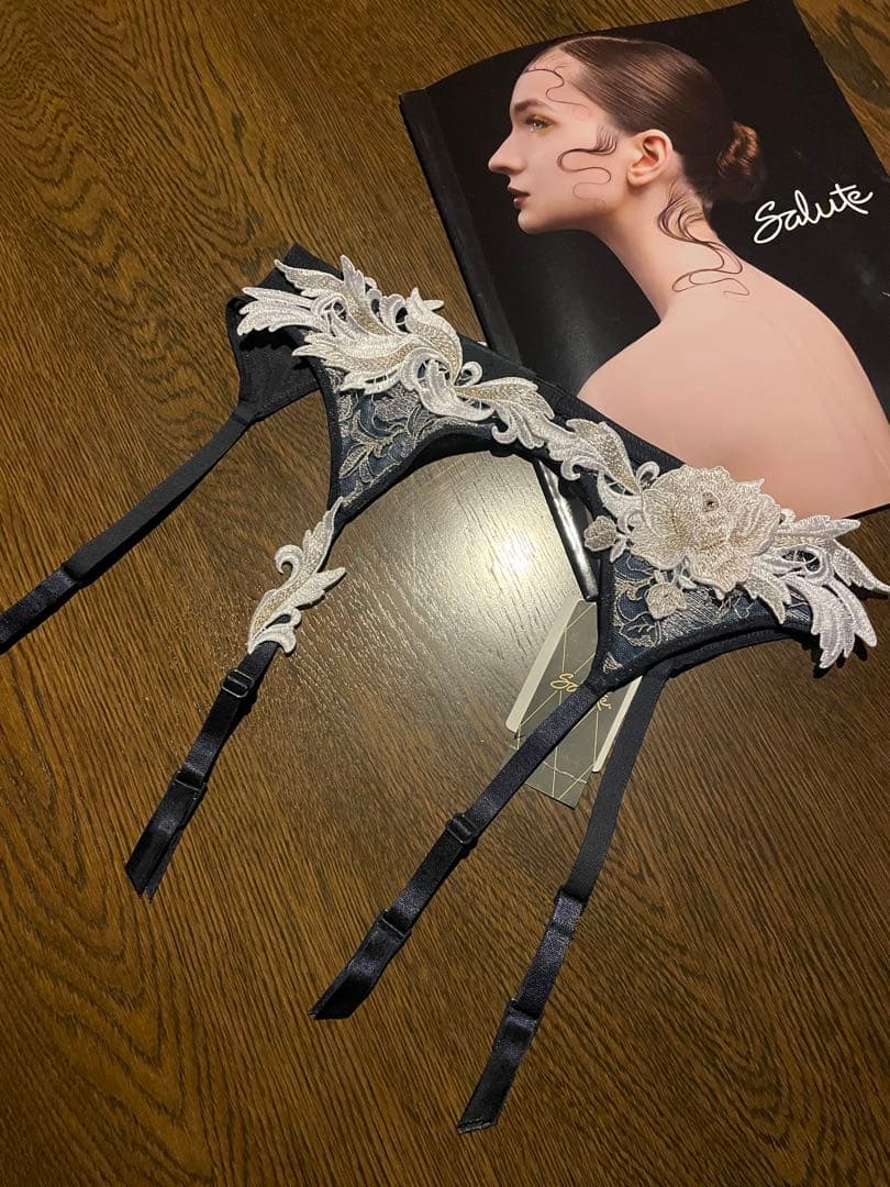 【サイズ】Mサルート[Salute] ガーターベルト94G