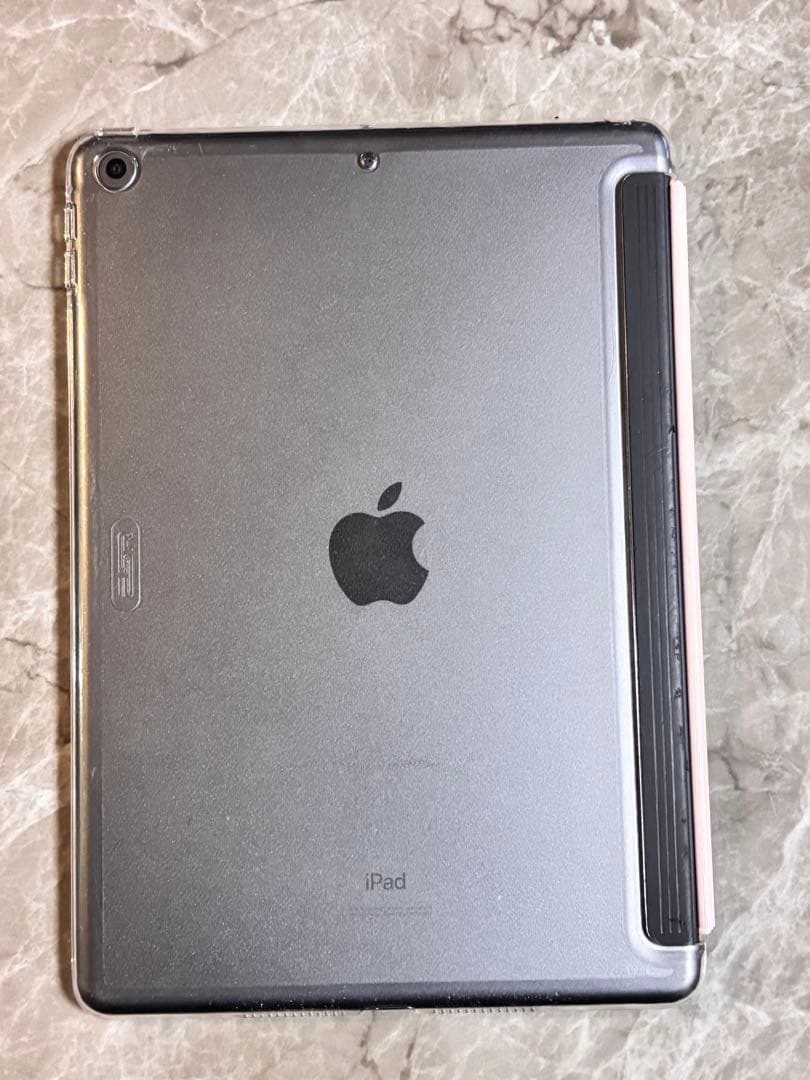 ゆ*ち様 iPad第8世代128GBスペースグレー　ケースカバー付