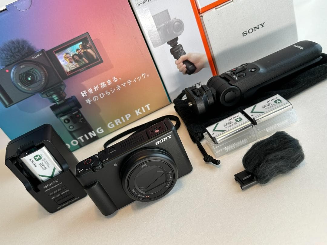 ★超美品 SONY ZV-1M2 カメラ グリプキット＋バッテリーチャージャー★
