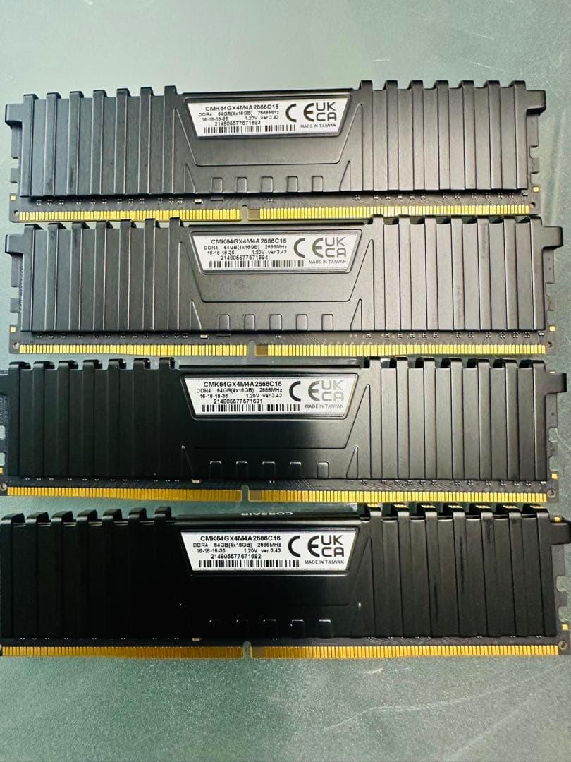 22.Corsair DDR4　64GB　（16GB*4
