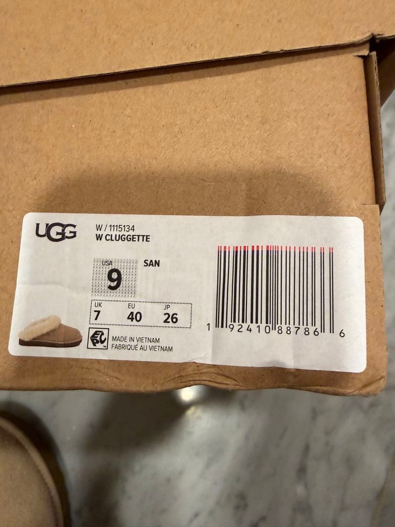靴 UGG