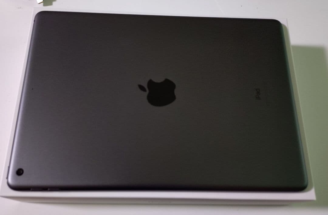 【美品】Apple iPad 第9世代64GB+耐衝撃ケース充電器スペースグレイ