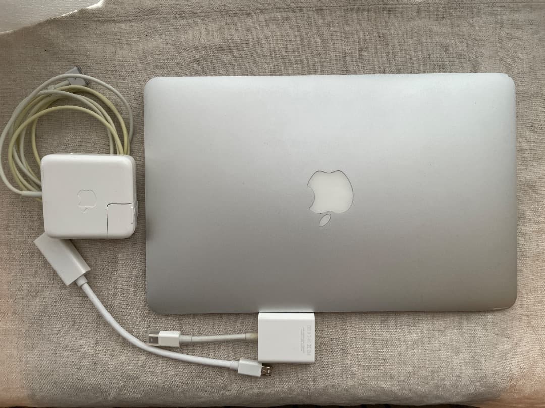 稼動品・Apple社MacBookAir A1465オマケ有
