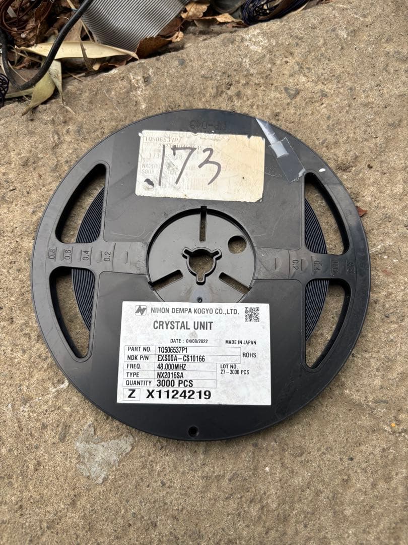 MHz帯水晶振動子　NX2016SA-スタンダード品。新品同様。未使用長期保管品
