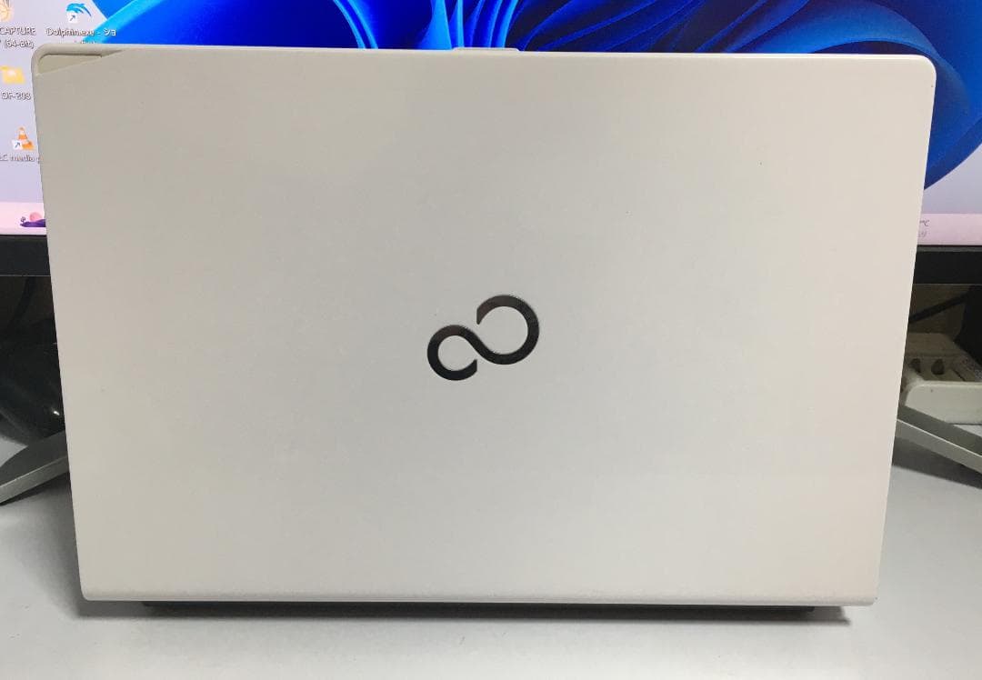 富士通 LIFEBOOK SH90/M Windows11