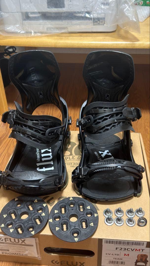 22-23 FLUX CV LTD 30周年モデル　M