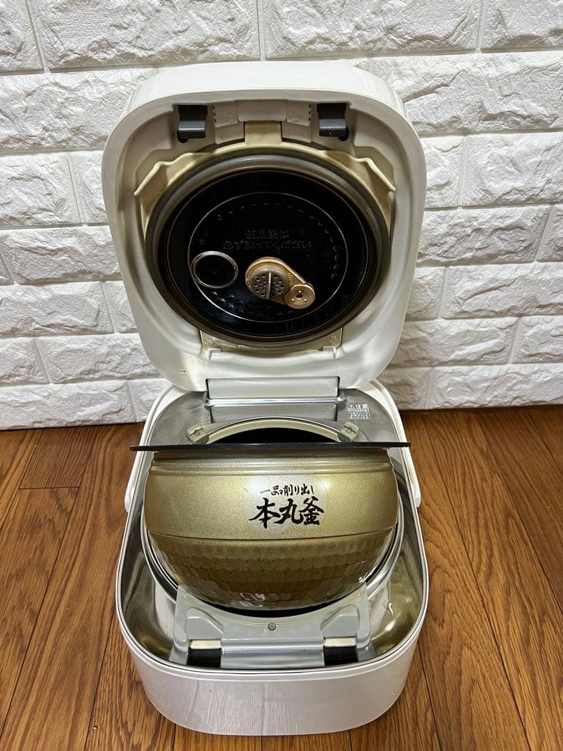 TOSHIBA炊飯器本九釜5.5合炊き◆RC-104VXS