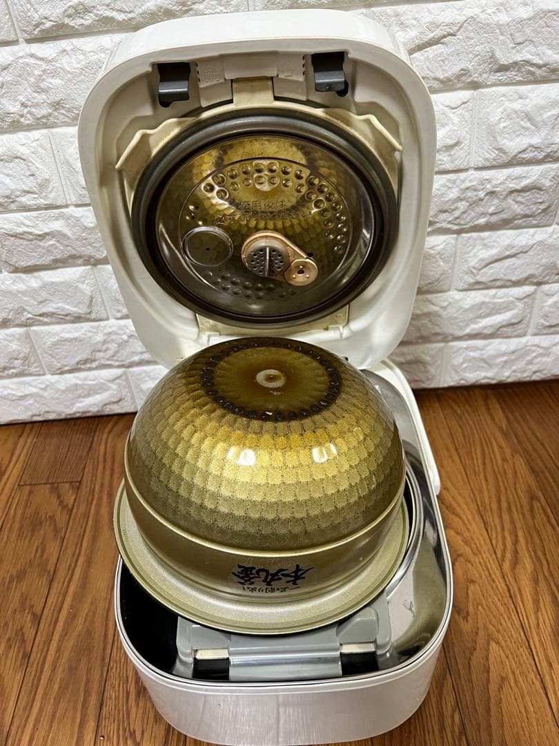 TOSHIBA炊飯器本九釜5.5合炊き◆RC-104VXS