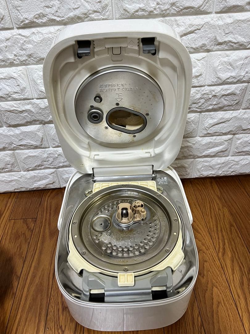 TOSHIBA炊飯器本九釜5.5合炊き◆RC-104VXS