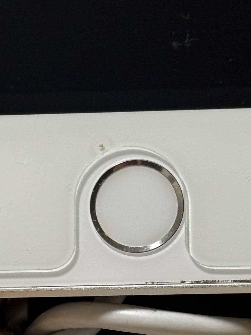 iPad (第8世代) 128GB Wi-Fi シルバー　A2270 画面割れ